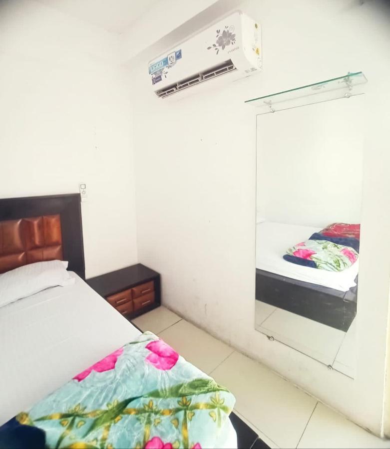Homestay Ac Dormitory Nueva Delhi Exterior foto