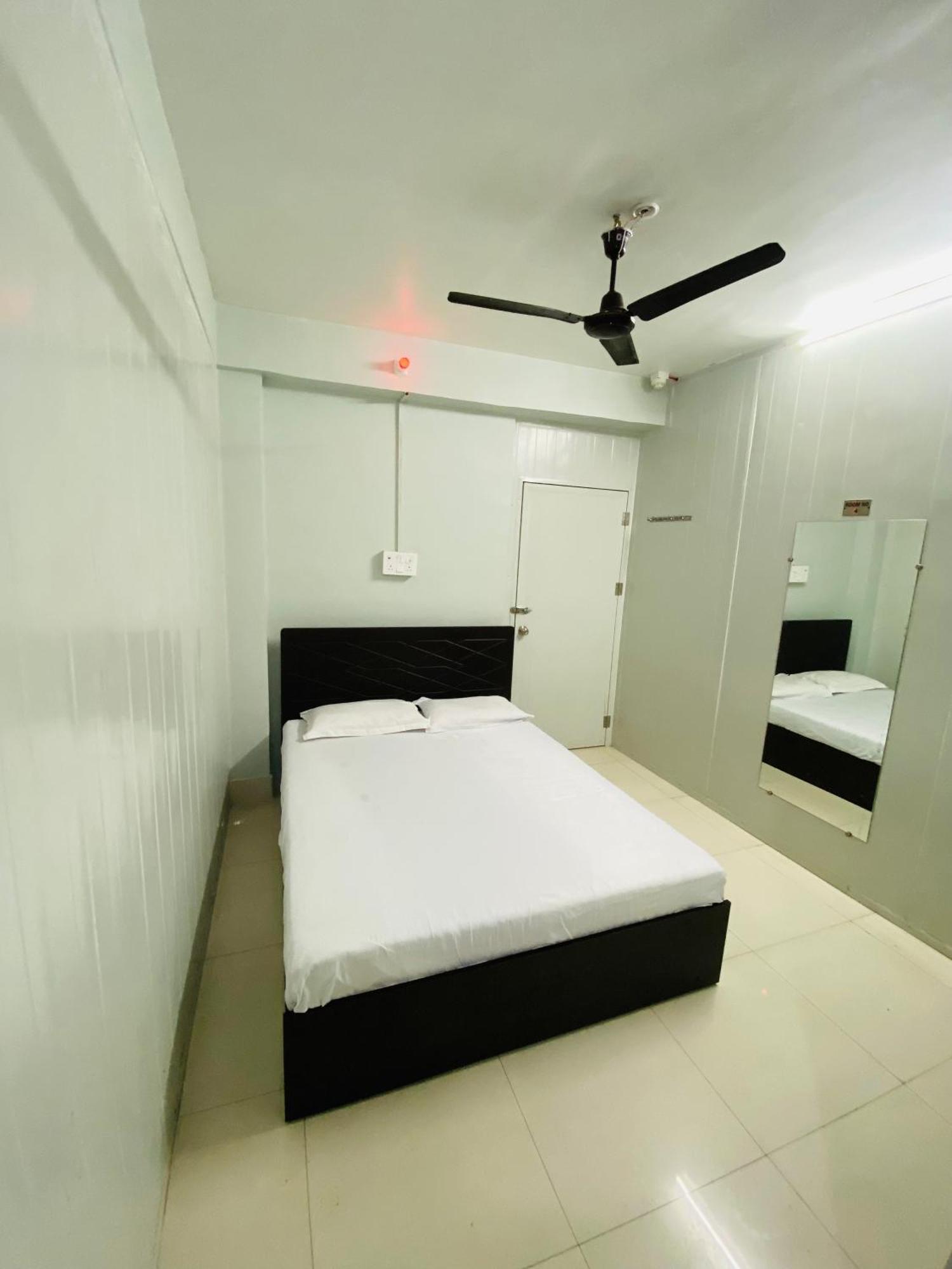 Homestay Ac Dormitory Nueva Delhi Exterior foto