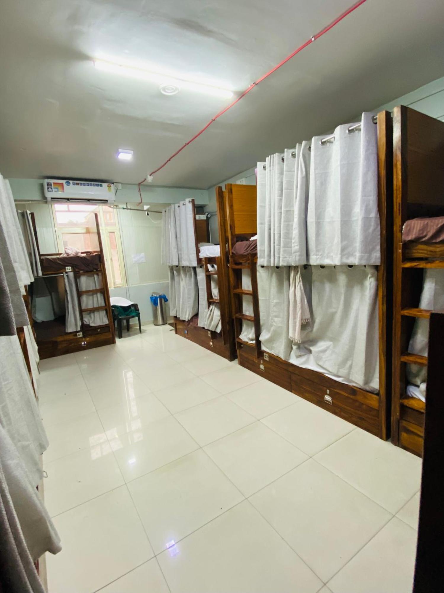 Homestay Ac Dormitory Nueva Delhi Exterior foto