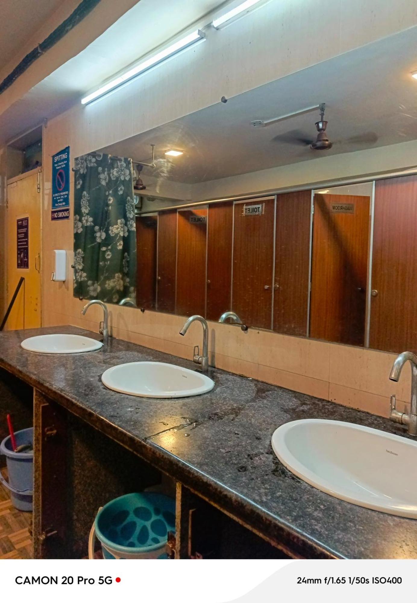 Homestay Ac Dormitory Nueva Delhi Exterior foto